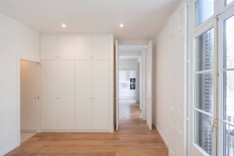 Apartamento de 1 dormitorio en venta en Barcelona, Cataluña, Spain № 6335 - foto 6