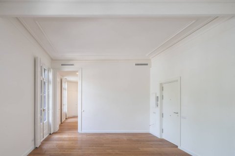 Apartamento de 1 dormitorio en venta en Barcelona, Cataluña, Spain № 6335 - foto 3