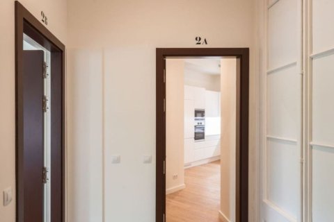 Apartamento de 1 dormitorio en venta en Barcelona, Cataluña, Spain № 6335 - foto 11