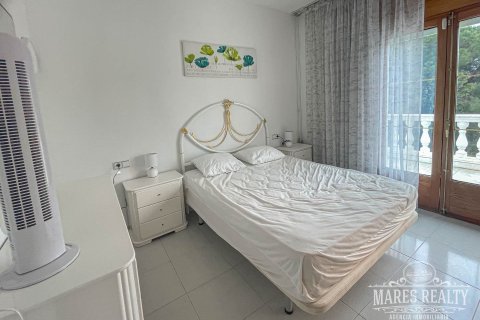 Villa de 4 dormitorios en venta en Lloret de Mar, Gerona, Cataluña, Spain № 3083 - foto 17