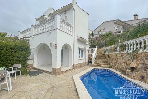 Villa de 4 dormitorios en venta en Lloret de Mar, Gerona, Cataluña, Spain № 3083