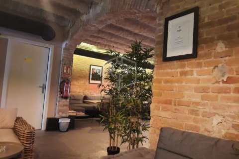 Propiedad comercial de 98 m² en venta en Barcelona, Cataluña, Spain № 3082 - foto 5
