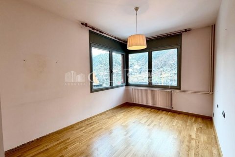 Villa de 6 dormitorios en alquiler en Principado De Andorra (Ninguna Poblacion Tiene C.P.), Lérida, Cataluña, Spain № 5274 - foto 23