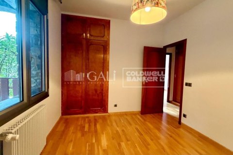 Villa de 6 dormitorios en alquiler en Principado De Andorra (Ninguna Poblacion Tiene C.P.), Lérida, Cataluña, Spain № 5274 - foto 27