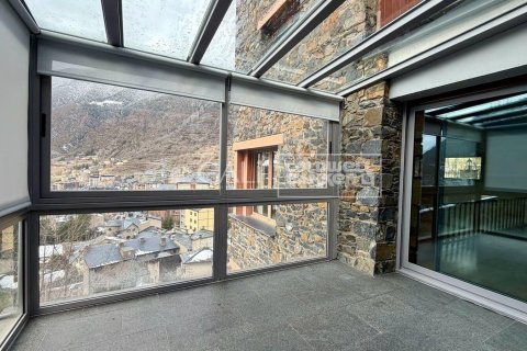 Villa de 6 dormitorios en alquiler en Principado De Andorra (Ninguna Poblacion Tiene C.P.), Lérida, Cataluña, Spain № 5274 - foto 11