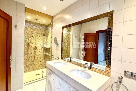 Villa de 6 dormitorios en alquiler en Principado De Andorra (Ninguna Poblacion Tiene C.P.), Lérida, Cataluña, Spain № 5274 - foto 17