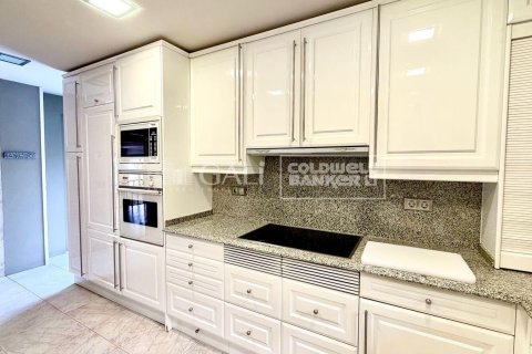 Villa de 6 dormitorios en alquiler en Principado De Andorra (Ninguna Poblacion Tiene C.P.), Lérida, Cataluña, Spain № 5274 - foto 14