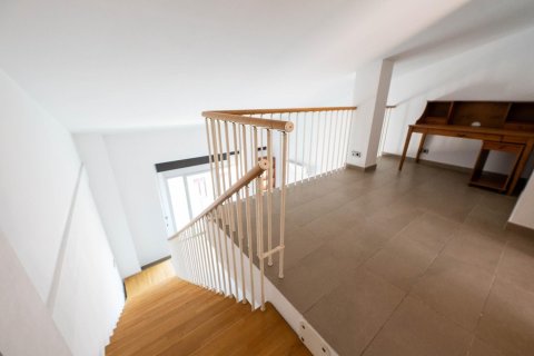 Ático de 4 dormitorios en venta en Mataró, Barcelona, Cataluña, Spain № 2668 - foto 15