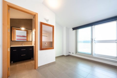 Ático de 4 dormitorios en venta en Mataró, Barcelona, Cataluña, Spain № 2668 - foto 9