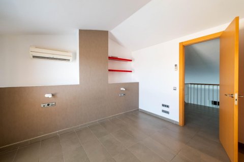 Ático de 4 dormitorios en venta en Mataró, Barcelona, Cataluña, Spain № 2668 - foto 11