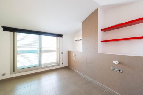 Ático de 4 dormitorios en venta en Mataró, Barcelona, Cataluña, Spain № 2668 - foto 14