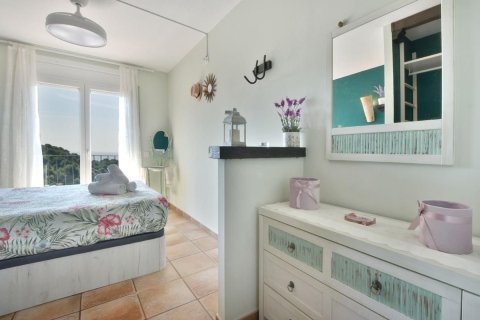 Сasa de 3 dormitorios en venta en Pineda de Mar, Barcelona, Cataluña, Spain № 2670 - foto 25