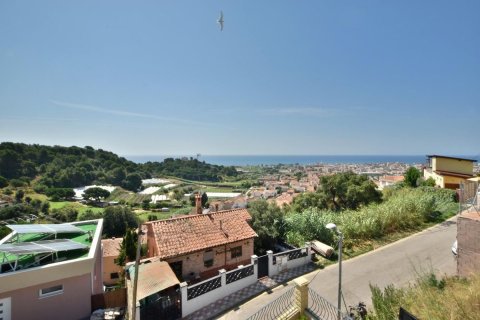Сasa de 3 dormitorios en venta en Pineda de Mar, Barcelona, Cataluña, Spain № 2670 - foto 13