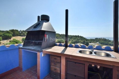 Сasa de 3 dormitorios en venta en Pineda de Mar, Barcelona, Cataluña, Spain № 2669 - foto 5
