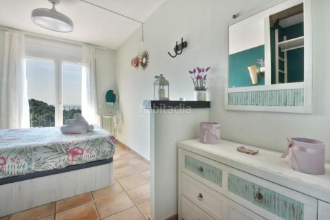 Сasa de 3 dormitorios en venta en Pineda de Mar, Barcelona, Cataluña, Spain № 2669 - foto 25