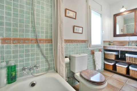 Сasa de 3 dormitorios en venta en Pineda de Mar, Barcelona, Cataluña, Spain № 2669 - foto 18