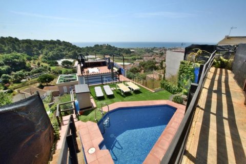 Сasa de 3 dormitorios en venta en Pineda de Mar, Barcelona, Cataluña, Spain № 2669 - foto 2