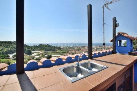 Сasa de 3 dormitorios en venta en Pineda de Mar, Barcelona, Cataluña, Spain № 2669 - foto 6
