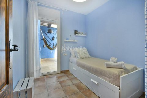 Сasa de 3 dormitorios en venta en Pineda de Mar, Barcelona, Cataluña, Spain № 2669 - foto 28