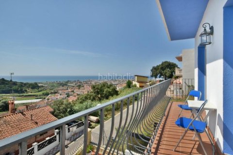 Сasa de 3 dormitorios en venta en Pineda de Mar, Barcelona, Cataluña, Spain № 2669 - foto 14