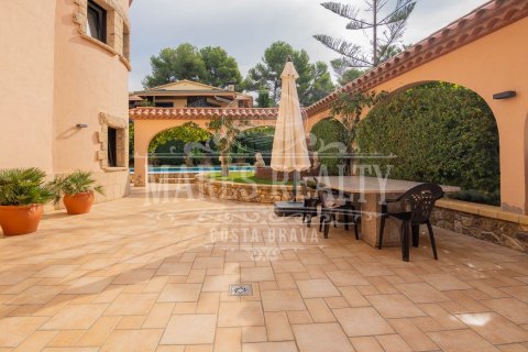 Villa de 6 dormitorios en venta en Lloret de Mar, Gerona, Cataluña, Spain № 988 - foto 18