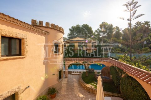 Villa de 6 dormitorios en venta en Lloret de Mar, Gerona, Cataluña, Spain № 988 - foto 14