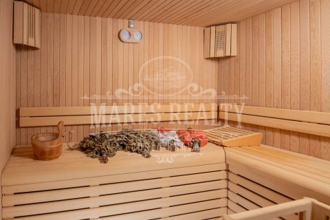 Villa de 6 dormitorios en venta en Lloret de Mar, Gerona, Cataluña, Spain № 988 - foto 9