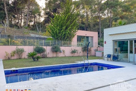 Villa de 4 dormitorios en venta en Blanes, Gerona, Cataluña, Spain № 983 - foto 3