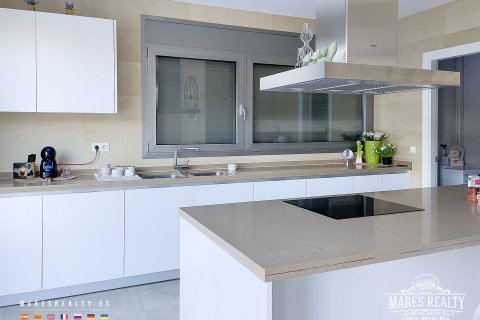 Villa de 4 dormitorios en venta en Blanes, Gerona, Cataluña, Spain № 983 - foto 13