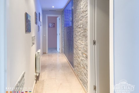 Villa de 4 dormitorios en venta en Blanes, Gerona, Cataluña, Spain № 983 - foto 20
