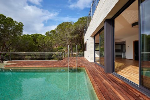 Villa de 4 dormitorios en venta en Lloret de Mar, Gerona, Cataluña, Spain № 986 - foto 19