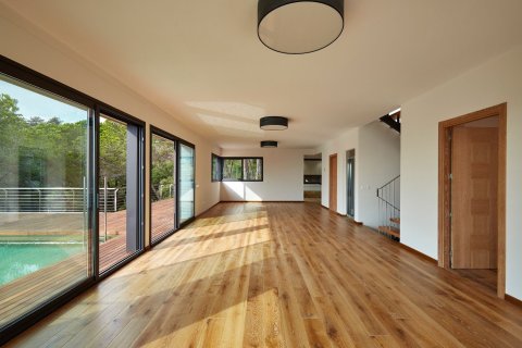 Villa de 4 dormitorios en venta en Lloret de Mar, Gerona, Cataluña, Spain № 986 - foto 13