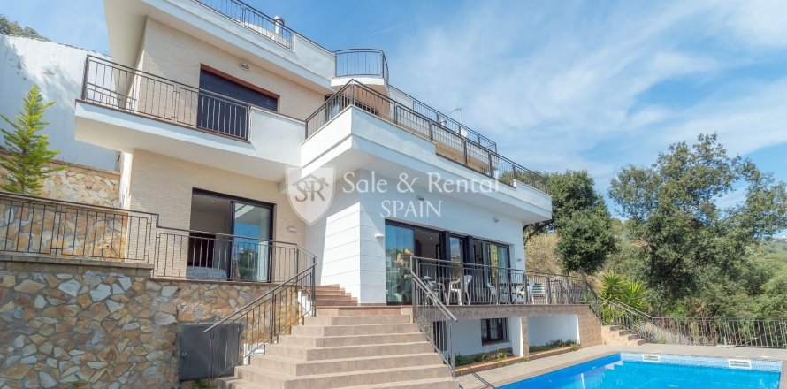 Сasa de 5 dormitorios en venta en Santa Susanna, Barcelona, Cataluña, Spain № 6750