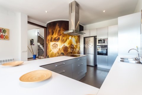 Сasa de 5 dormitorios en venta en Santa Susanna, Barcelona, Cataluña, Spain № 6750 - foto 25