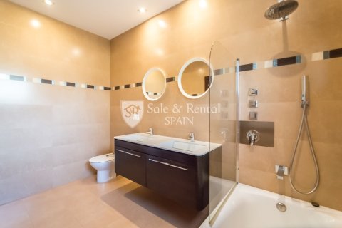 Сasa de 5 dormitorios en venta en Santa Susanna, Barcelona, Cataluña, Spain № 6750 - foto 6