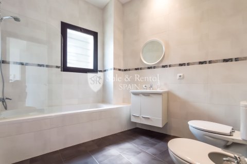 Сasa de 5 dormitorios en venta en Santa Susanna, Barcelona, Cataluña, Spain № 6750 - foto 15