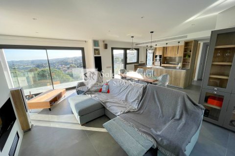 Сasa de 4 dormitorios en venta en Lloret de Mar, Gerona, Cataluña, Spain № 6749 - foto 6