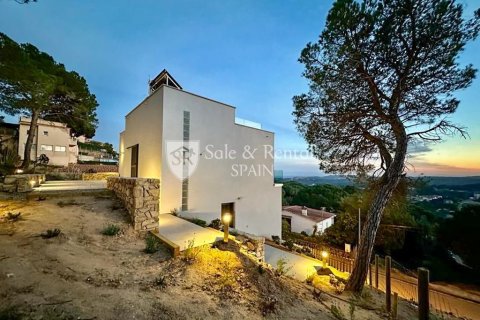 Сasa de 4 dormitorios en venta en Lloret de Mar, Gerona, Cataluña, Spain № 6749