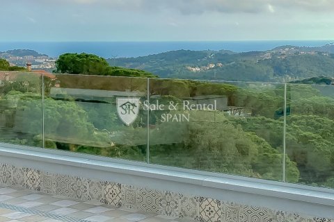 Сasa de 4 dormitorios en venta en Lloret de Mar, Gerona, Cataluña, Spain № 6749 - foto 8