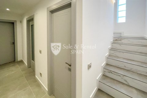 Сasa de 4 dormitorios en venta en Lloret de Mar, Gerona, Cataluña, Spain № 6749 - foto 18