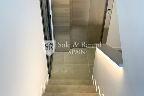 Сasa de 4 dormitorios en venta en Lloret de Mar, Gerona, Cataluña, Spain № 6749 - foto 17