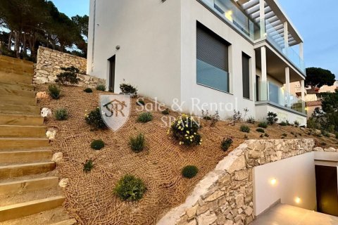 Сasa de 4 dormitorios en venta en Lloret de Mar, Gerona, Cataluña, Spain № 6749 - foto 21