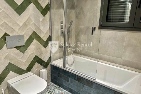 Сasa de 4 dormitorios en venta en Lloret de Mar, Gerona, Cataluña, Spain № 6749 - foto 10