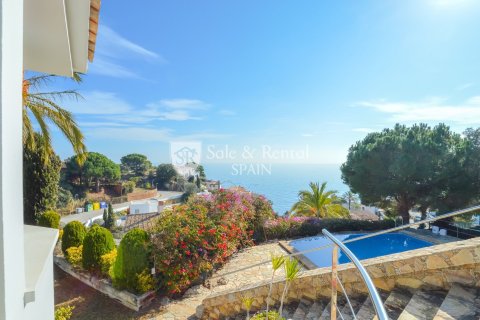 Сasa de 5 dormitorios en venta en Lloret de Mar, Gerona, Cataluña, Spain № 6751 - foto 4