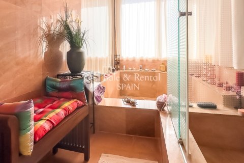 Сasa de 5 dormitorios en venta en Lloret de Mar, Gerona, Cataluña, Spain № 6751 - foto 30