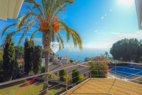 Сasa de 5 dormitorios en venta en Lloret de Mar, Gerona, Cataluña, Spain № 6751 - foto 8