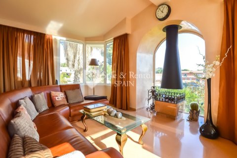 Сasa de 5 dormitorios en venta en Lloret de Mar, Gerona, Cataluña, Spain № 6751 - foto 7