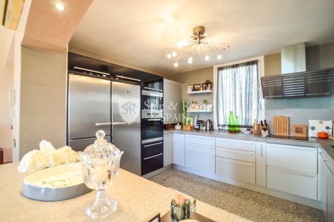 Сasa de 5 dormitorios en venta en Lloret de Mar, Gerona, Cataluña, Spain № 6751 - foto 13
