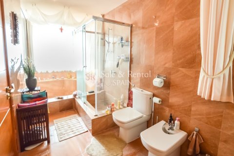 Сasa de 5 dormitorios en venta en Lloret de Mar, Gerona, Cataluña, Spain № 6751 - foto 26