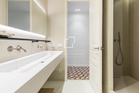 3 bedrooms apartment for sale in Barcelona, Catalonia, Spain № 7061 - photo 4